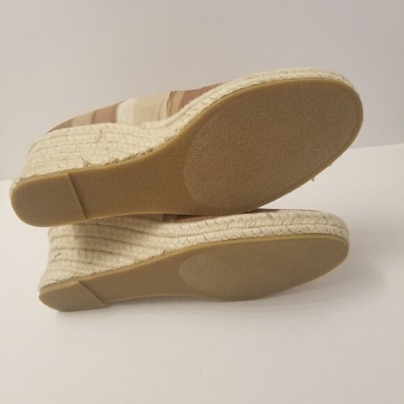 Soft Style Beige and Tan Stripe Espadrille Wedge Size 8.5W NWOT - Picture 4 of 6